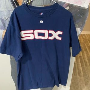 Men’s Large Chicago White Sox Fisk shirt.